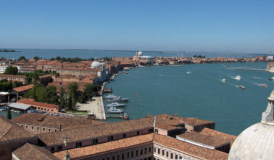 Cloitres de S. Giorgio et le de la Giudecca